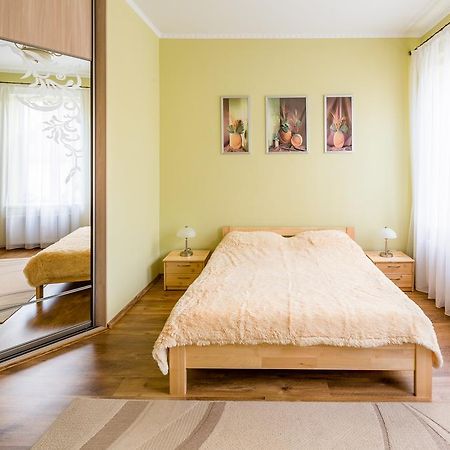 Appartement Rynok Square 5 Зі Світлом! à Lviv Extérieur photo