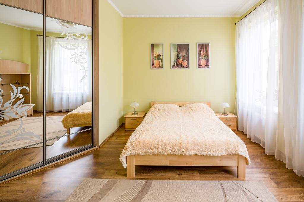 Appartement Rynok Square 5 Зі Світлом! à Lviv Extérieur photo