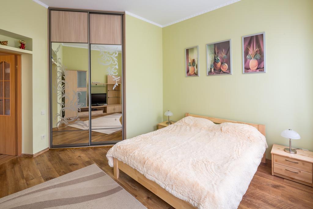 Appartement Rynok Square 5 Зі Світлом! à Lviv Extérieur photo